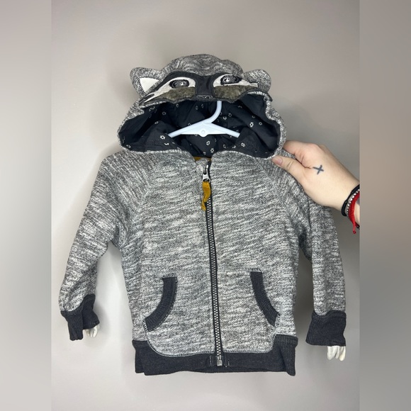 Oshkosh Zipup Big Bad Wolf Raccoon Sweater - Picture 2 of 8